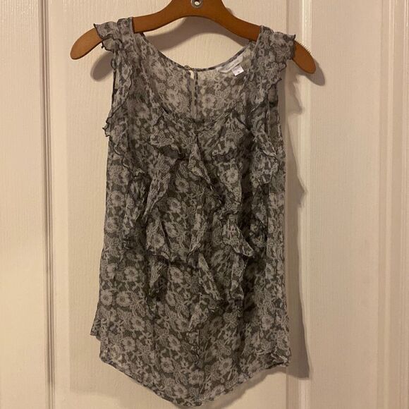 Garnet Hill Gray and White Floral Print Sheer Ruffles Blouse Size 10 NWOT - Picture 1 of 8